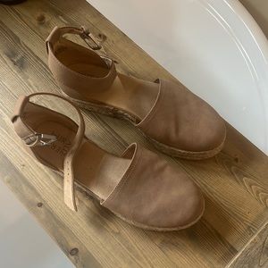 Naturalizer platform flats with ankle straps.